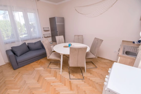 Apartmán Střední Dalmácie - Okrug Gornji DA 9875 N3