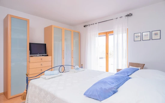 Vila s bazénem Ostrov Hvar - Vrboska OS 10558 N1