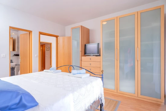 Vila s bazénem Ostrov Hvar - Vrboska OS 10558 N1