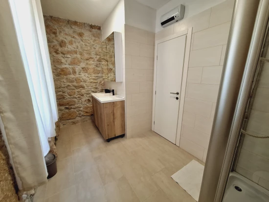 Vila Kvarner - Tribalj (Crikvenica) KV 10158 N1