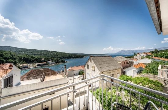 Vila Ostrov Brač - Povlja OS 10976 N1