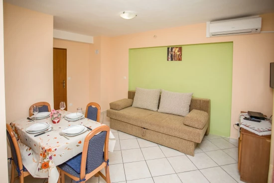 Apartmán Střední Dalmácie - Dugi Rat DA 9992 N1