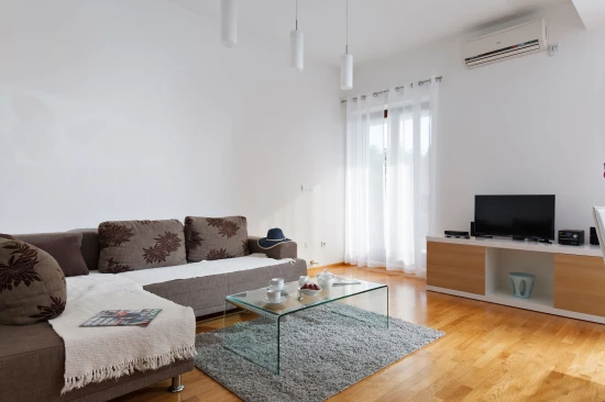 Apartmán Střední Dalmácie - Okrug Gornji DA 10049 N1