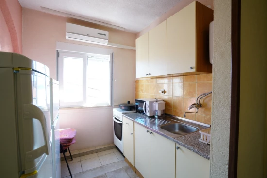 Apartmán Střední Dalmácie - Pisak DA 10071 N1