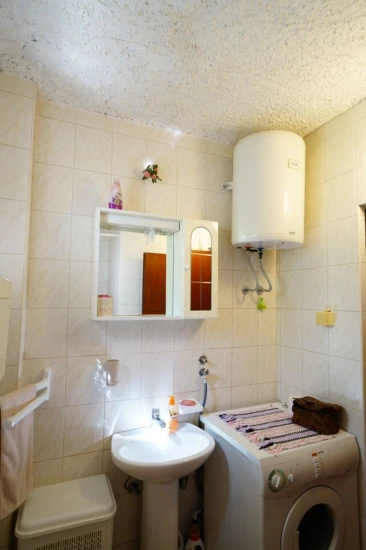 Apartmán Střední Dalmácie - Pisak DA 10071 N1