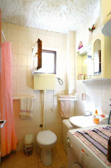 Apartmán Střední Dalmácie - Pisak DA 10071 N1