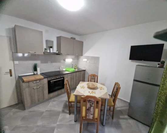 Apartmán Střední Dalmácie - Podgora DA 10101 N1