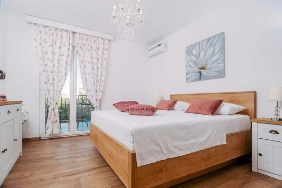 Apartmán Střední Dalmácie - Okrug Donji DA 10211 N1