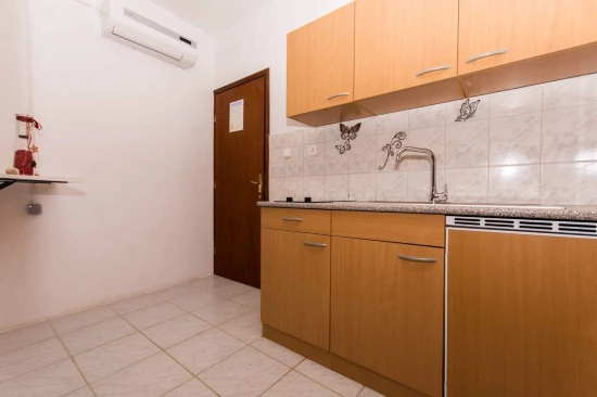 Apartmán Střední Dalmácie - Okrug Donji DA 10211 N3