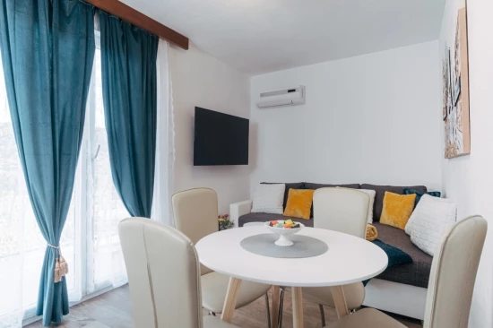 Apartmán Střední Dalmácie - Okrug Donji DA 10211 N5