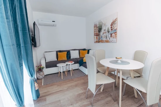 Apartmán Střední Dalmácie - Okrug Donji DA 10211 N5