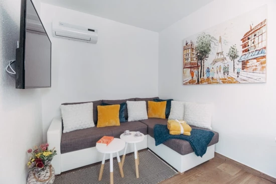 Apartmán Střední Dalmácie - Okrug Donji DA 10211 N5