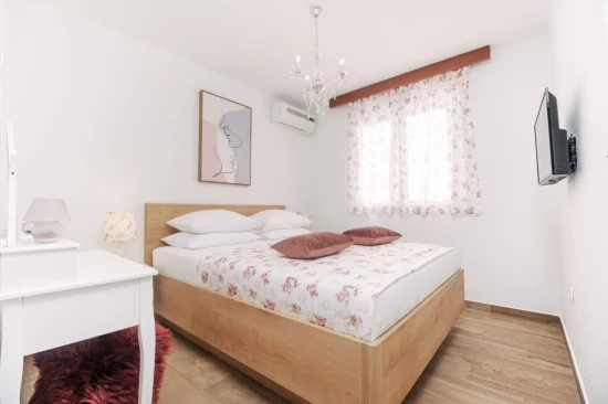 Apartmán Střední Dalmácie - Okrug Donji DA 10211 N6