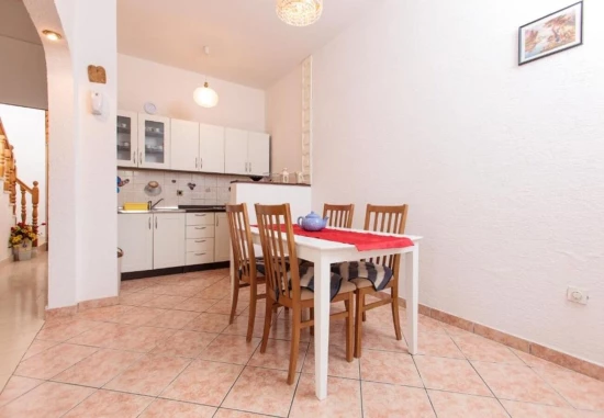 Apartmán Střední Dalmácie - Podstrana DA 10275 N1