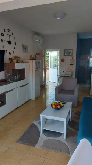 Apartmán Střední Dalmácie - Okrug Donji DA 10282 N1