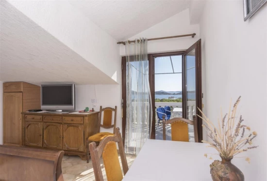 Apartmán Severní Dalmácie - Tribunj (Vodice) DA 10321 N1