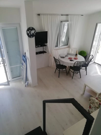 Apartmán Střední Dalmácie - Pisak DA 10352 N1