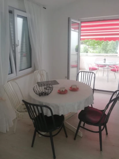 Apartmán Střední Dalmácie - Pisak DA 10352 N1