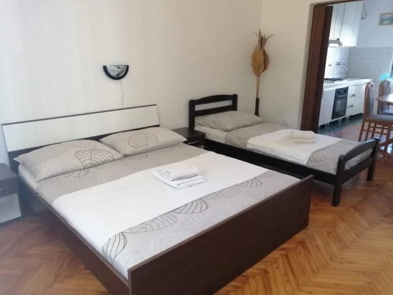 Apartmán Střední Dalmácie - Marina DA 10371 N1