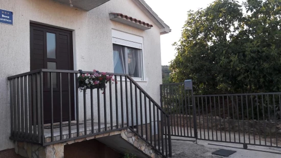 Apartmán Střední Dalmácie - Vinišće DA 10398 N1