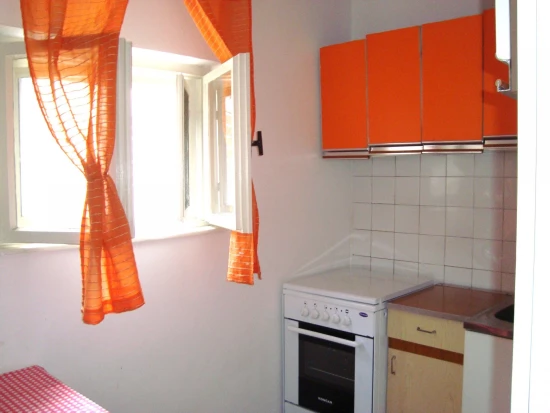 Apartmán Střední Dalmácie - Dugi Rat DA 10472 N1