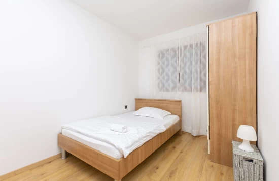 Apartmán Střední Dalmácie - Dugi Rat DA 10542 N1