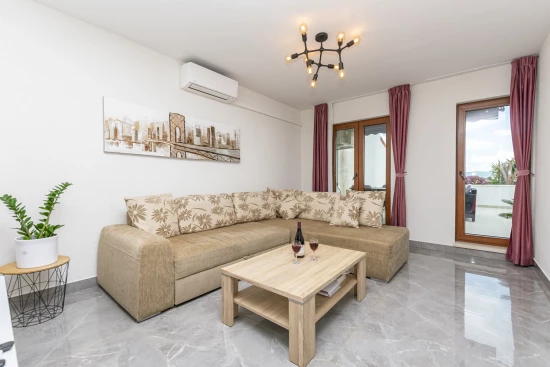 Apartmán Střední Dalmácie - Dugi Rat DA 10542 N1