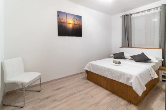 Apartmán Střední Dalmácie - Marina DA 10563 N2