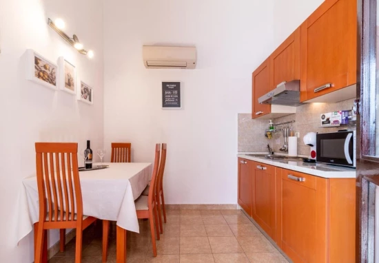 Apartmán Střední Dalmácie - Podstrana DA 10607 N1