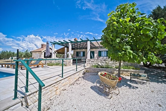 Vila s bazénem Ostrov Brač - Pučišća OS 11838 N1