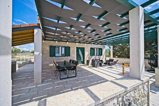 Vila s bazénem Ostrov Brač - Pučišća OS 11838 N1