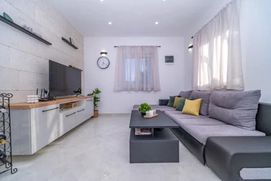 Vila s bazénem Ostrov Brač - Pučišća OS 11838 N1