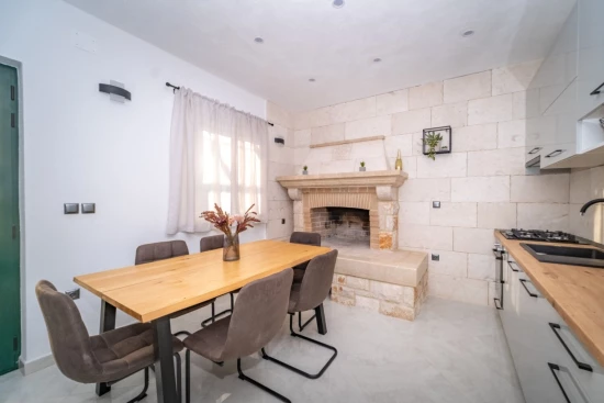 Vila s bazénem Ostrov Brač - Pučišća OS 11838 N1