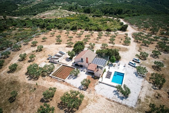 Vila s bazénem Ostrov Brač - Pučišća OS 11838 N1