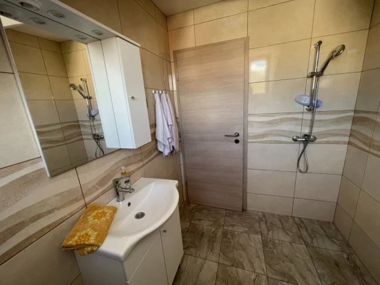 Apartmán Severní Dalmácie - Gornji Karin DA 10811 N1