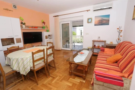 Apartmán Střední Dalmácie - Dugi Rat DA 17038 N1