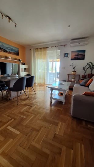 Apartmán Střední Dalmácie - Dugi Rat DA 17038 N1