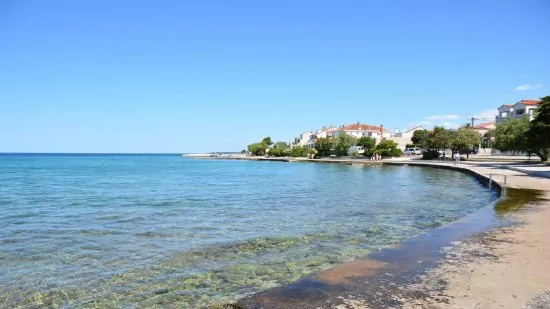 Pláž ve městě Zadar.