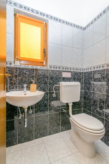 Apartmán Střední Dalmácie - Okrug Gornji DA 3309 N1