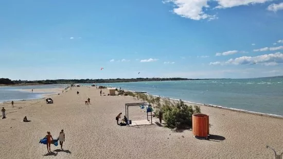Nin - letecký pohled na písečnou pláž.