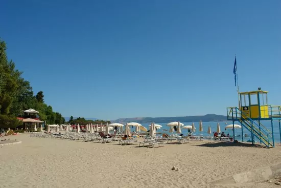 Crikvenica - nádherná pláž podél pobřeží.