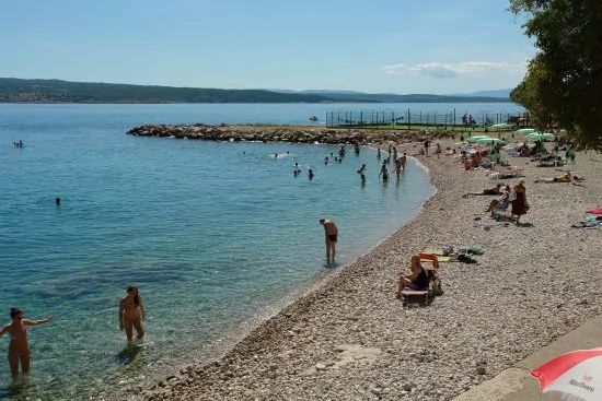 Plaža Lučica 1 km od objektu.