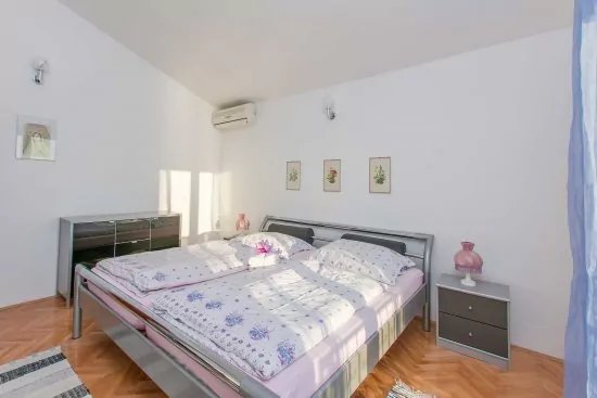 Apartmán Střední Dalmácie - Pisak DA 2311 N1