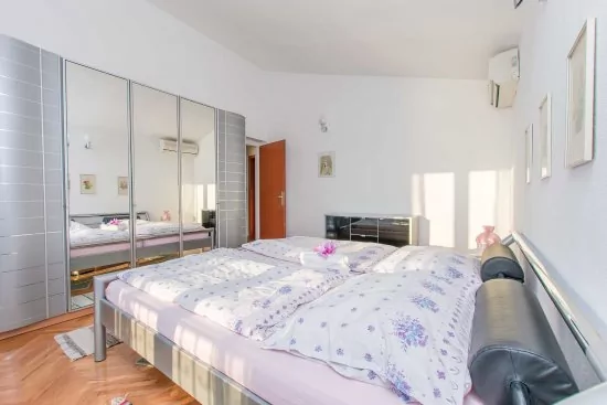 Apartmán Střední Dalmácie - Pisak DA 2311 N1