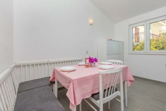 Apartmán Střední Dalmácie - Pisak DA 2311 N1