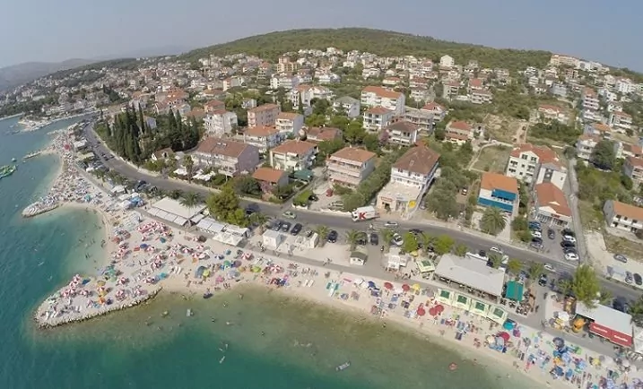 Letecký pohled na pláž Copacabana.