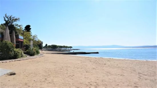 Crikvenica moře a pláž 1,2 km pěší chůzí.