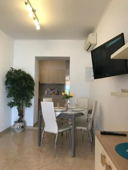 Apartmán Střední Dalmácie - Dugi Rat DA 2803 N1